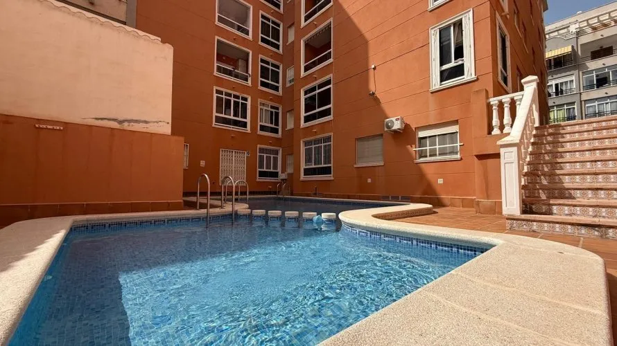 Apartment de 2 chambres à Torrevieja, Espagne No. 640 № 22