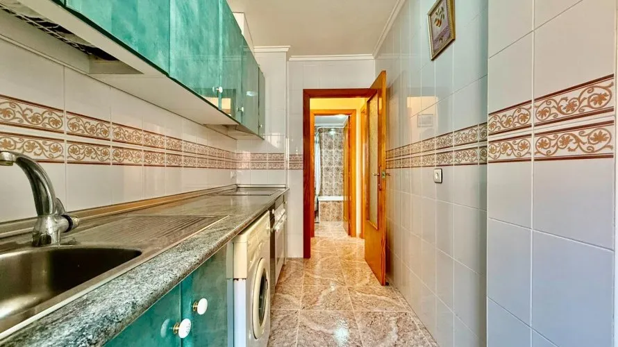 Apartment de 2 chambres à Torrevieja, Espagne No. 629 № 8