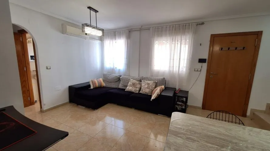Duplex de 83m² à Torrevieja, Espagne No. 692 № 22