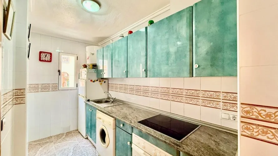 Apartment de 2 chambres à Torrevieja, Espagne No. 629 № 5