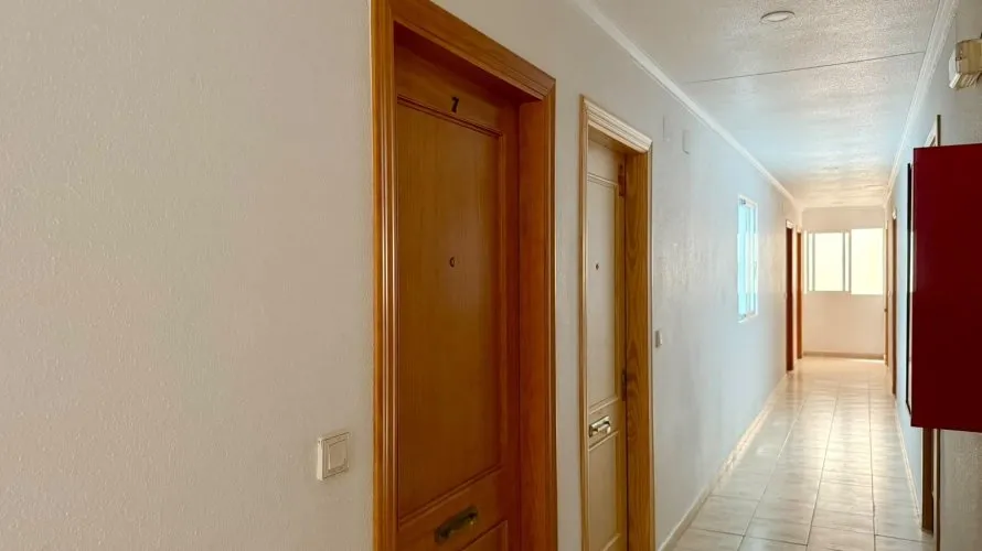 Apartment de 2 chambres à Torrevieja, Espagne No. 698
