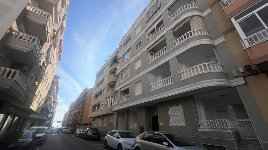Garage de 33m² à Torrevieja, Espagne No. 669 № 7