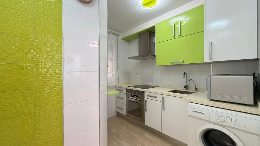 Apartment de 2 chambres à Torrevieja, Espagne No. 681 № 3