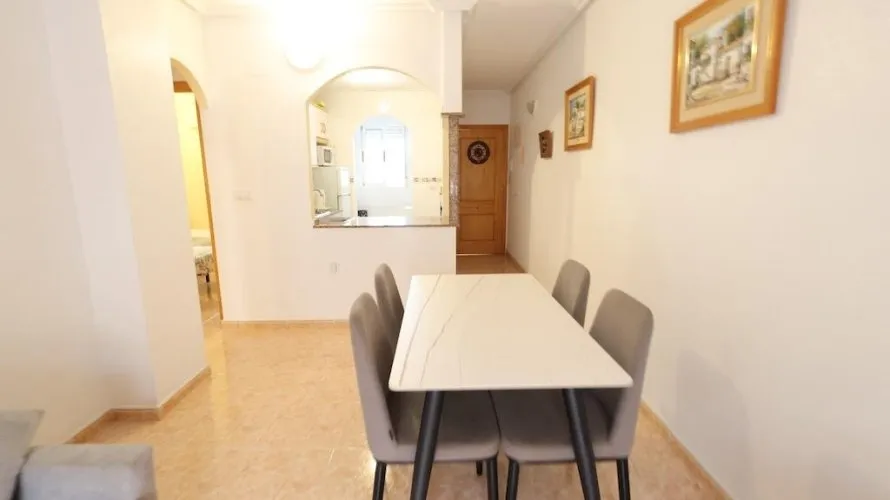 Apartment de 2 chambres à Torrevieja, Espagne No. 677 № 10