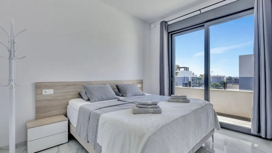 Villa de 120m² à Torrevieja, Espagne No. 671 № 11