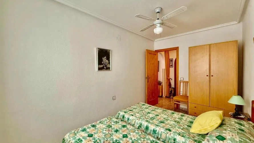 Apartment de 2 chambres à Torrevieja, Espagne No. 629 № 11