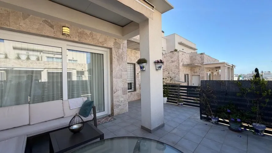 House de 3 chambres à Torrevieja, Espagne No. 711 № 16
