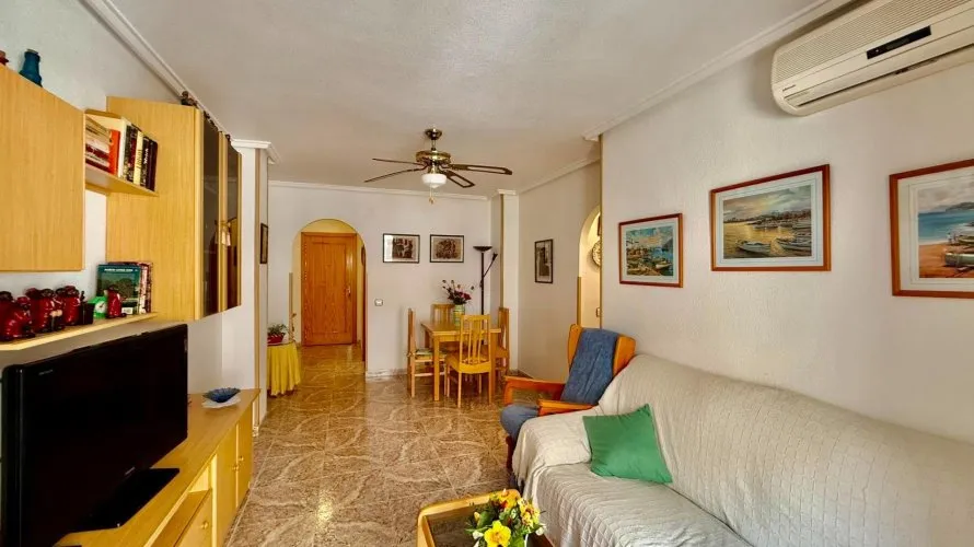 Apartment de 2 chambres à Torrevieja, Espagne No. 629 № 23