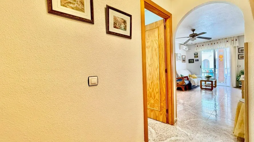 Apartment de 2 chambres à Torrevieja, Espagne No. 629 № 18