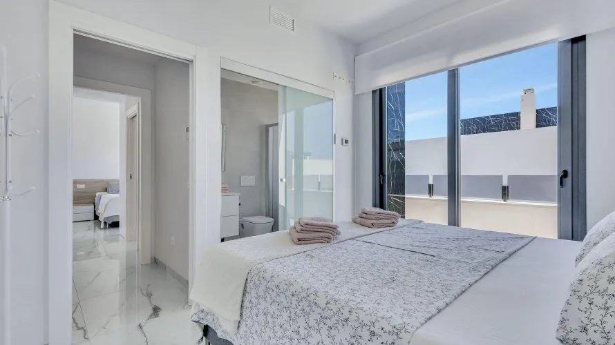 Villa de 120m² à Torrevieja, Espagne No. 671 № 3