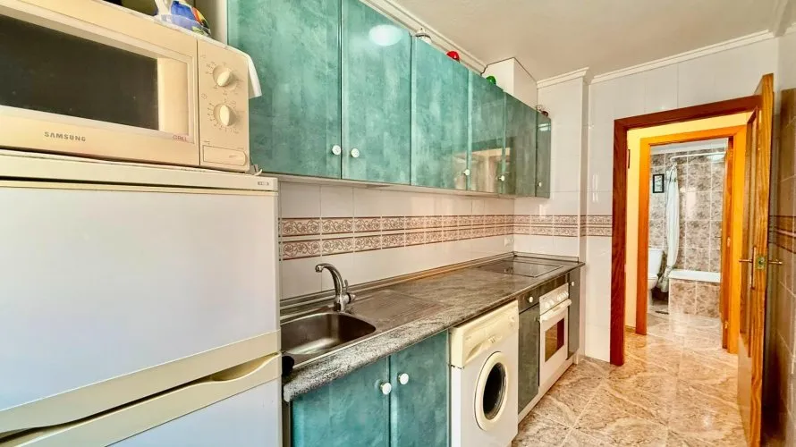 Apartment de 2 chambres à Torrevieja, Espagne No. 629 № 7