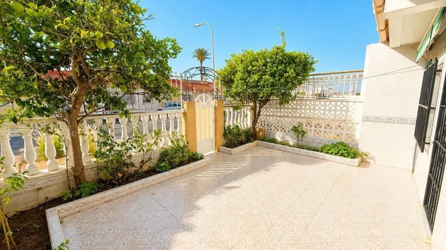 Bungalow de 3 chambres à Torrevieja, Espagne No. 676 № 5
