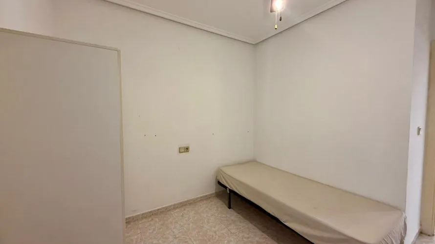Apartment de 2 chambres à Torrevieja, Espagne No. 640 № 12
