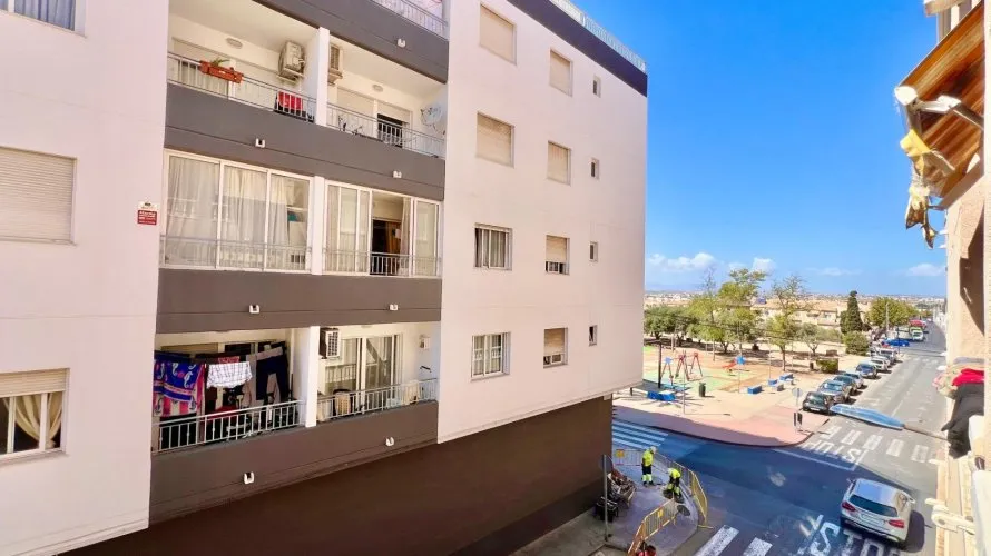 Apartment de 1 chambre à Torrevieja, Espagne No. 688 № 24