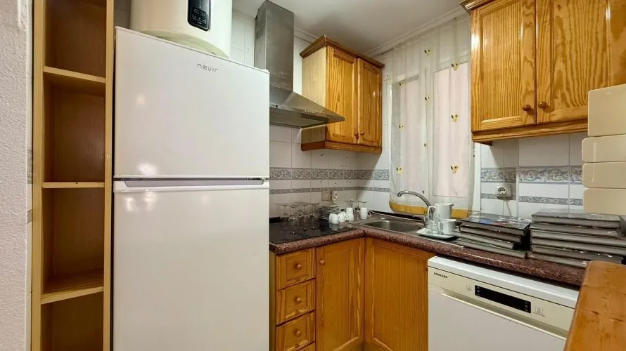 Apartment de 2 chambres à Torrevieja, Espagne No. 698 № 7