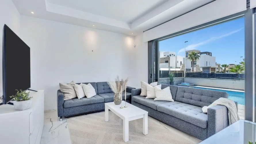 Villa de 120m² à Torrevieja, Espagne No. 671 № 22