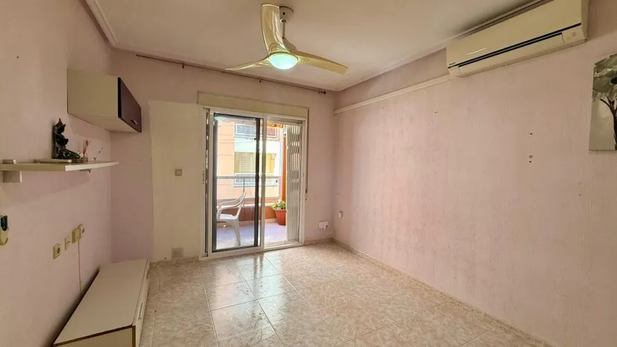 Apartment de 2 chambres à Torrevieja, Espagne No. 640 № 16