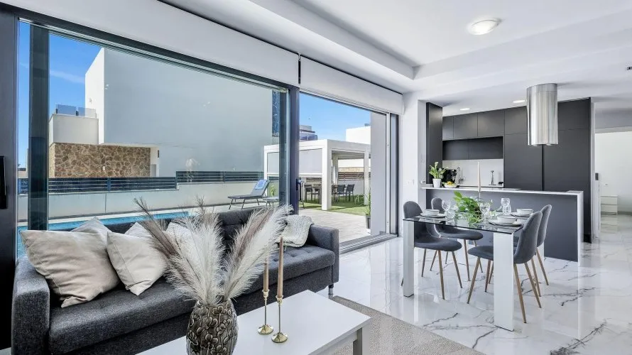 Villa de 120m² à Torrevieja, Espagne No. 671 № 20