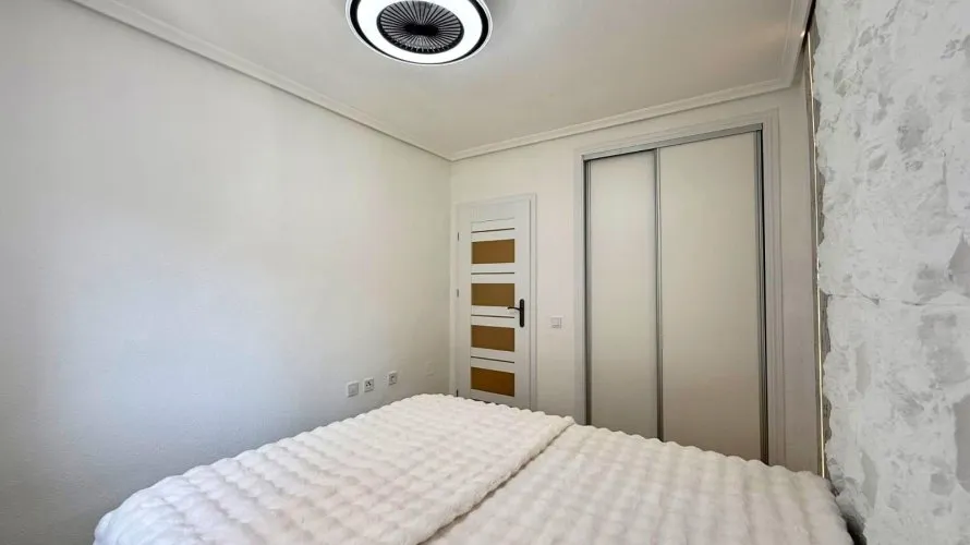 Apartment de 2 chambres à Torrevieja, Espagne No. 631 № 8