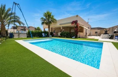 Apartment de 3 chambres à Torrevieja, Espagne No. 657