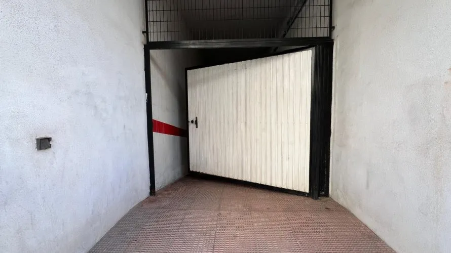 Garage de 33m² à Torrevieja, Espagne No. 669 № 1
