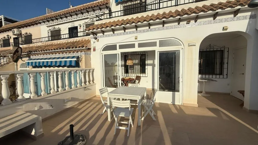 Bungalow de 65m² à Torrevieja, Espagne No. 668 № 15