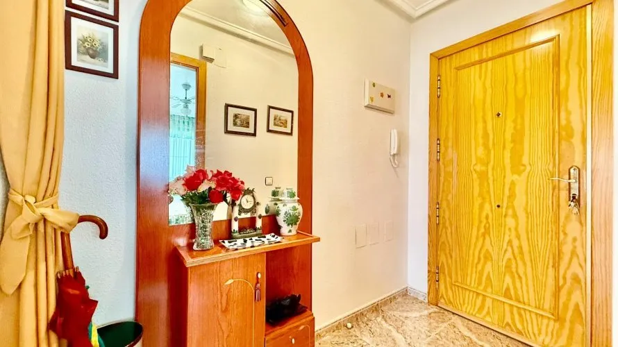 Apartment de 2 chambres à Torrevieja, Espagne No. 629 № 13