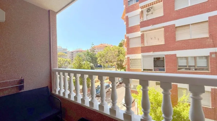 Apartment de 2 chambres à Torrevieja, Espagne No. 631 № 6