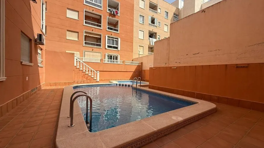 Apartment de 2 chambres à Torrevieja, Espagne No. 640 № 18