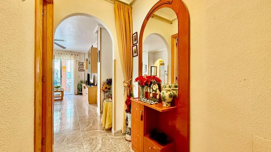 Apartment de 2 chambres à Torrevieja, Espagne No. 629 № 28