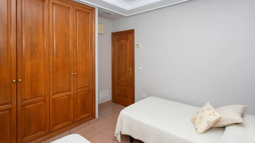 Villa de 180m² à Torrevieja, Espagne No. 674 № 16