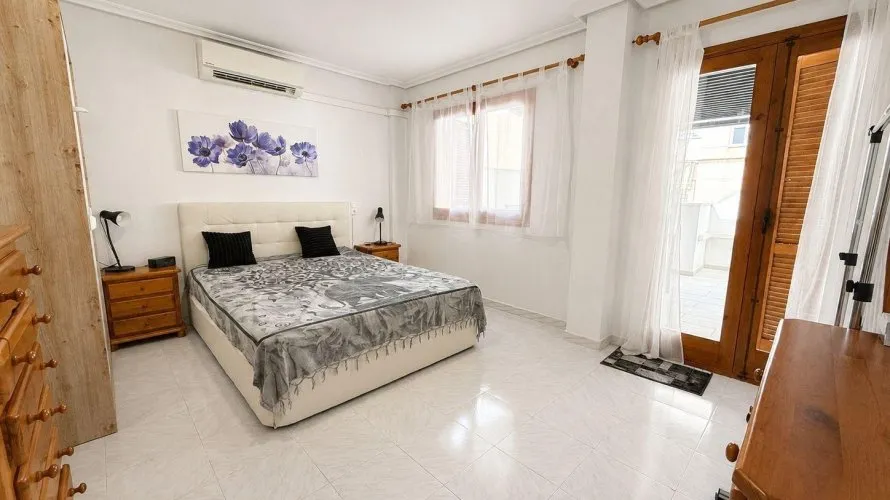 Penthouse de 2 chambres à Torrevieja, Espagne No. 642 № 4