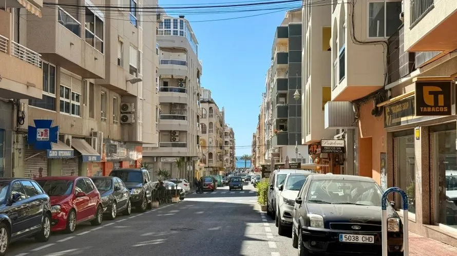 Apartment de 2 chambres à Torrevieja, Espagne No. 640 № 27