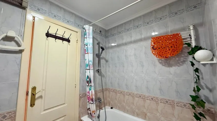 Apartment de 2 chambres à Torrevieja, Espagne No. 640 № 5