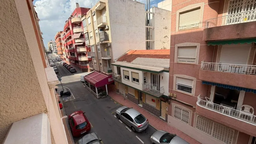 Apartment de 1 chambre à Torrevieja, Espagne No. 706 № 2