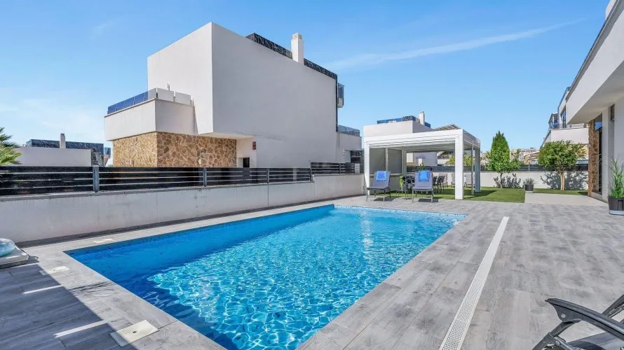 Villa de 120m² à Torrevieja, Espagne No. 671 № 27