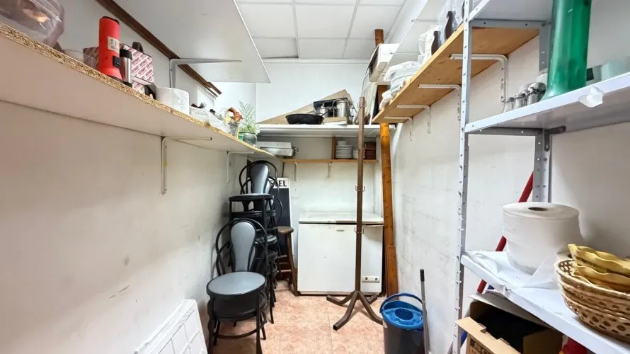 Commercial property de 98m² à Torrevieja, Espagne No. 694 № 7