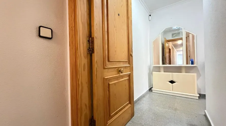Apartment de 2 chambres à Torrevieja, Espagne No. 695 № 28