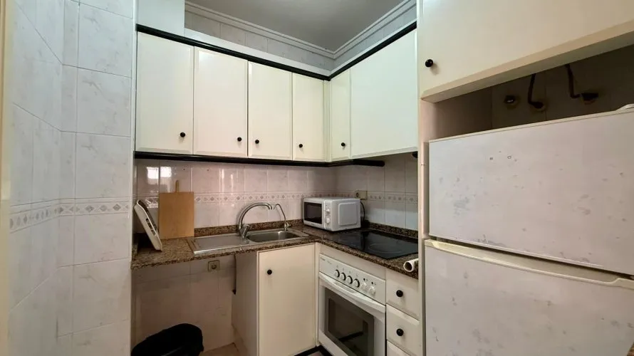Apartment de 2 chambres à Torrevieja, Espagne No. 640 № 13
