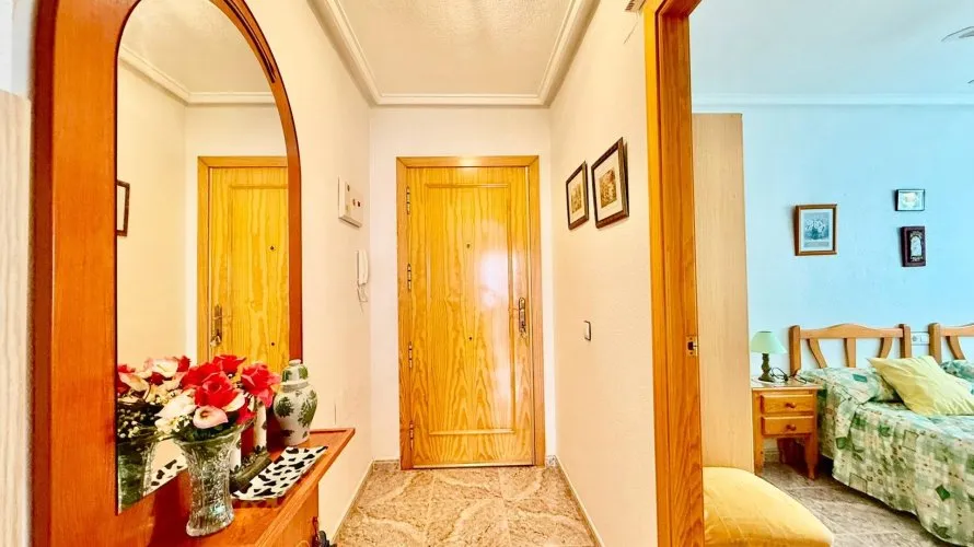 Apartment de 2 chambres à Torrevieja, Espagne No. 629 № 14