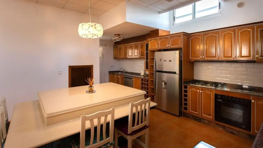 Villa de 180m² à Torrevieja, Espagne No. 674 № 1