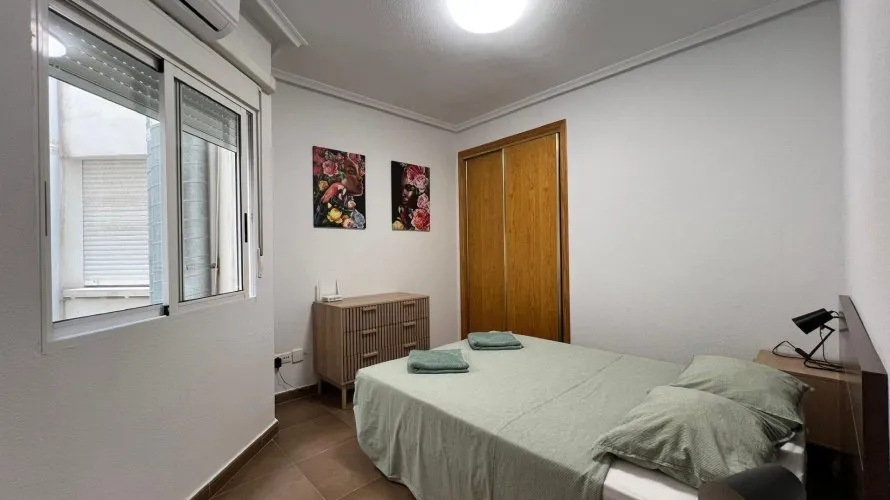 Apartment de 2 chambres à Torrevieja, Espagne No. 665 № 3