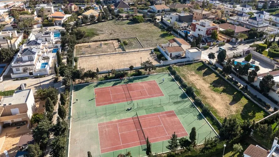 Villa de 370m² à Torrevieja, Espagne No. 769 № 26