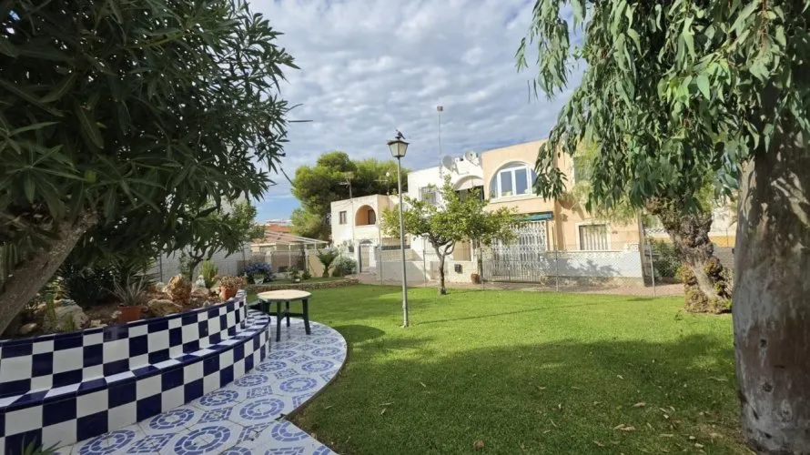 Bungalow de 1 chambre à Torrevieja, Espagne No. 761