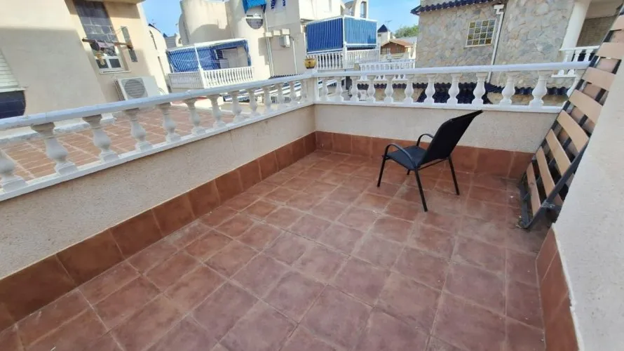 House de 3 chambres à Torrevieja, Espagne No. 775 № 10