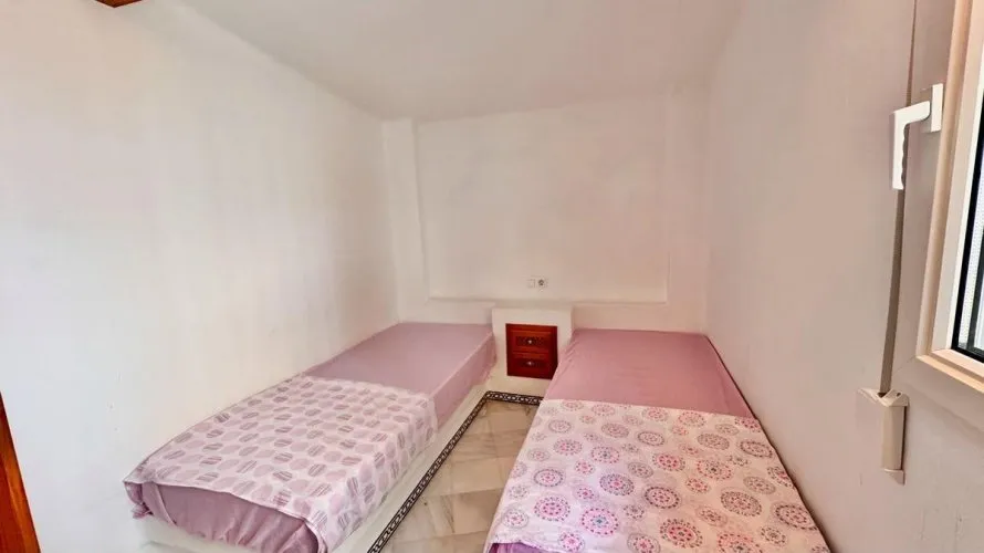 Apartment de 2 chambres à Torrevieja, Espagne No. 787 № 2