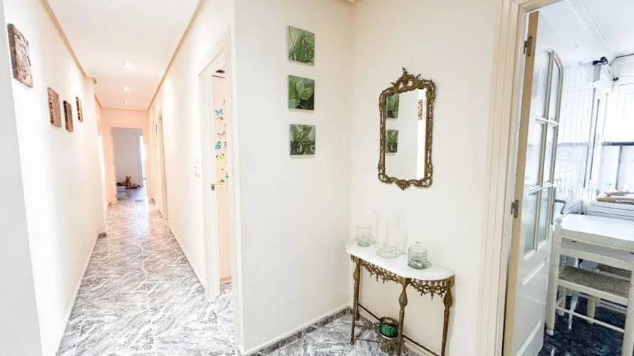 Penthouse de 1 chambre à Torrevieja, Espagne No. 765 № 1