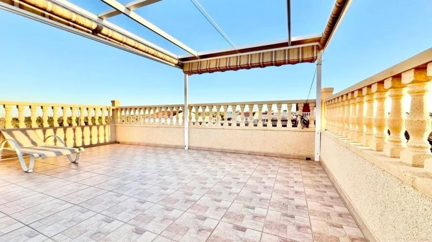 House de 3 chambres à Torrevieja, Espagne No. 786 № 1