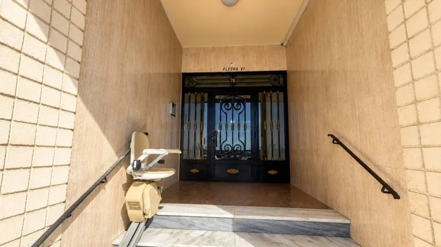Apartment de 2 chambres à Torrevieja, Espagne No. 776 № 2