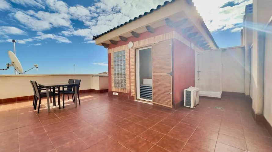 Penthouse de 78m² à Torrevieja, Espagne No. 790 № 1